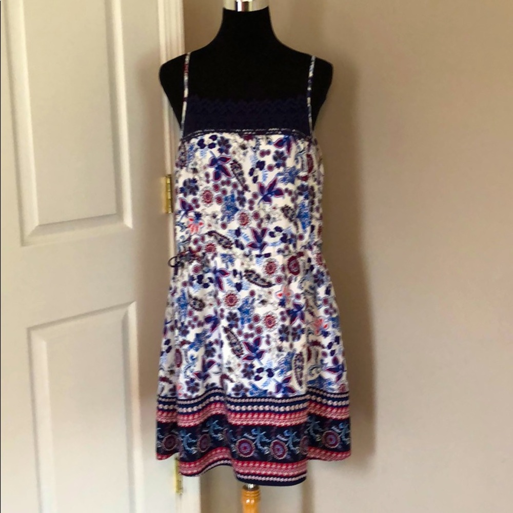Q&A dress size L
